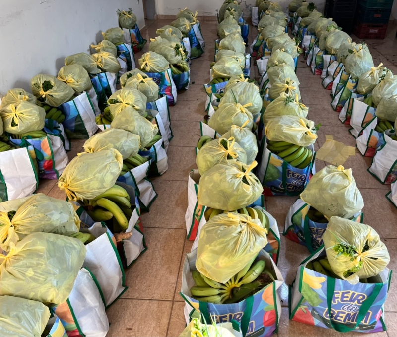 MAIS 80 FAMÍLIAS RECEBEM ALIMENTOS DO PROGRAMA FEIRA DO BEMM EM MONTE MOR