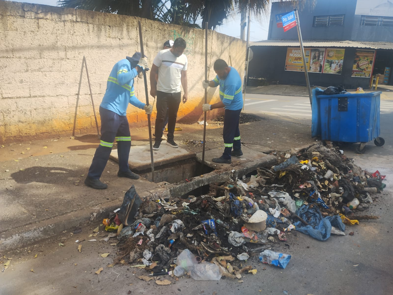 Mutirão de limpeza de bueiros é concluído pela Prefeitura em três bairros de Hortolândia durante a semana 