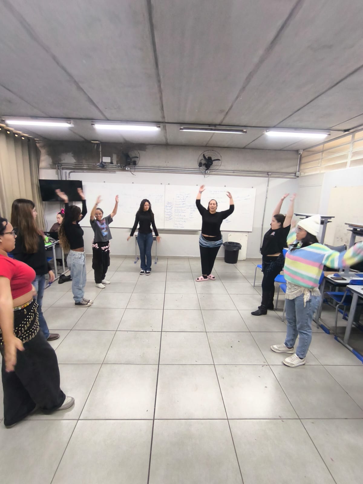 Alunas adolescentes do Projeto Mariazinha de Hortolândia se apresentam, nesta quarta-feira (26/08)