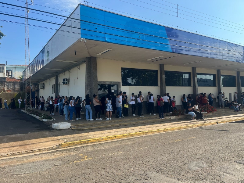MAIS DE 250 JOVENS PARTICIPAM DE PROCESSO SELETIVO PARA ESTAGIÁRIOS DA PREFEITURA